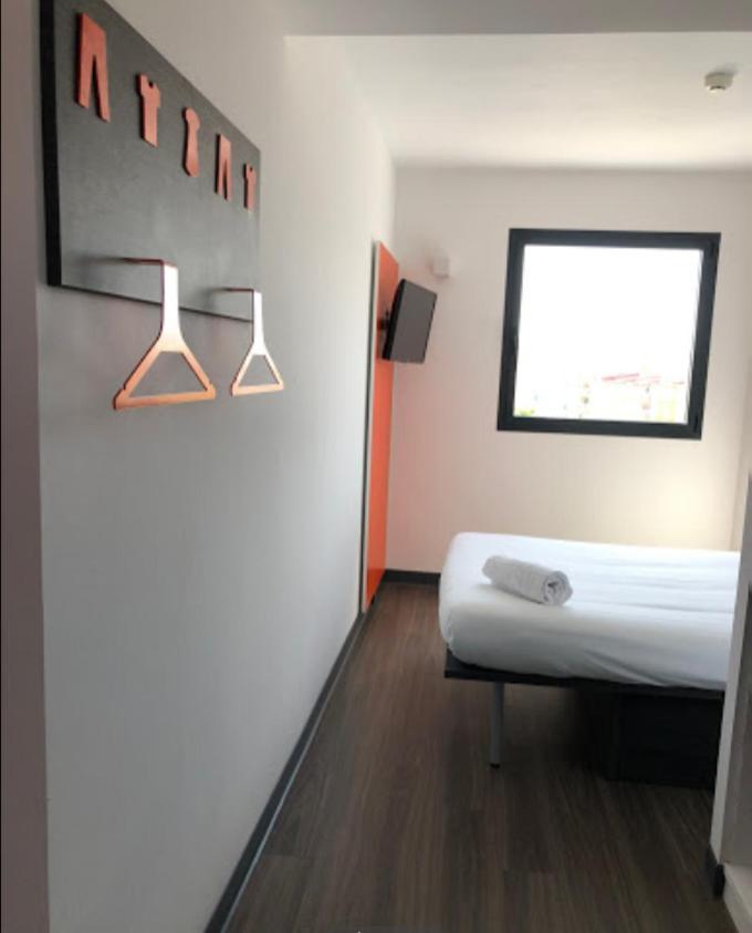 Easyhotel Malaga City Centre Exterior photo